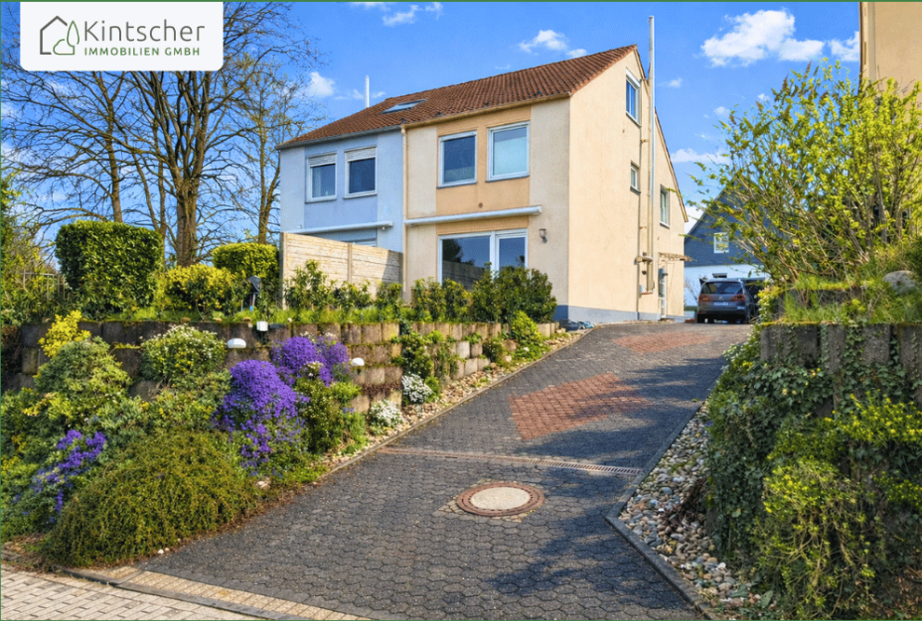 Foto der Immobilie: Modernisierte Doppelhaushälfte mit Ost,- u. West-Terrasse, Kamin - in Wermelskirchen