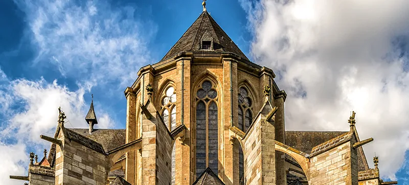 Historische Architektur am Altenberger Dom in Odenthal